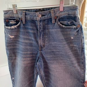 Brand new Abercrombie light denim mom jeans
